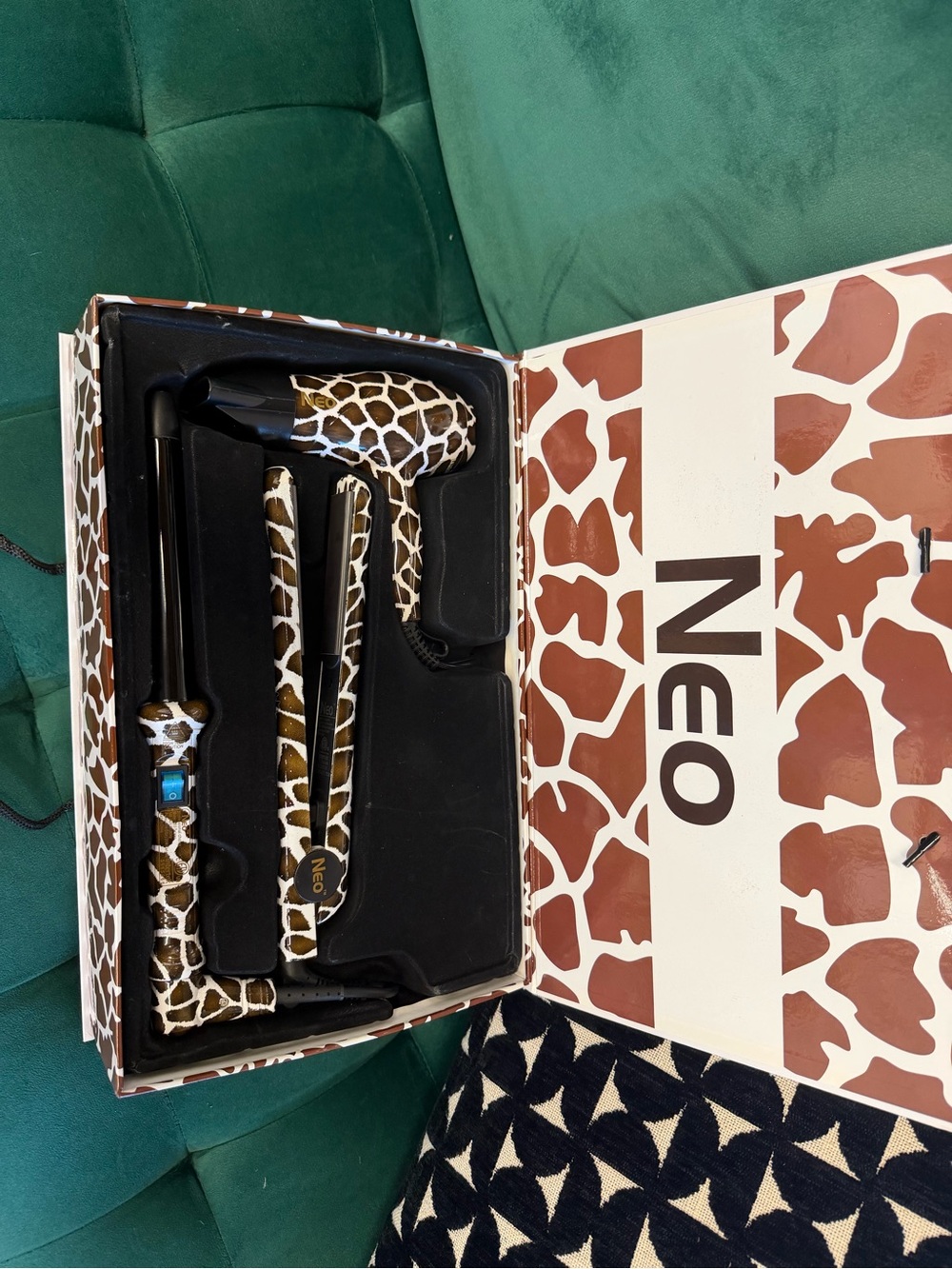 NEO Giraffe Print 3-Piece Styling Set